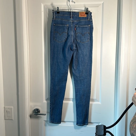 Levi’s high rise skinny - Picture 3 of 3